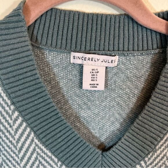 ✨ Sincerely Jules Women’s Gray Black Sweater Vest Small - Picture 3 of 10